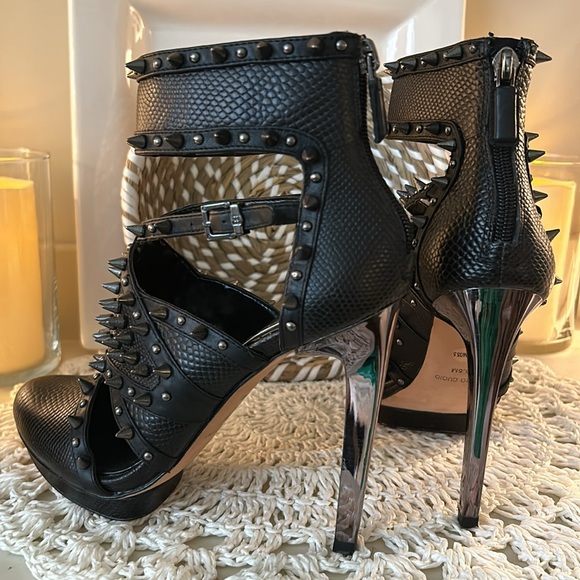 Rockstar vibe  BCBGMaxAzria spiked heels. EUC size 5.5 - Picture 5 of 7